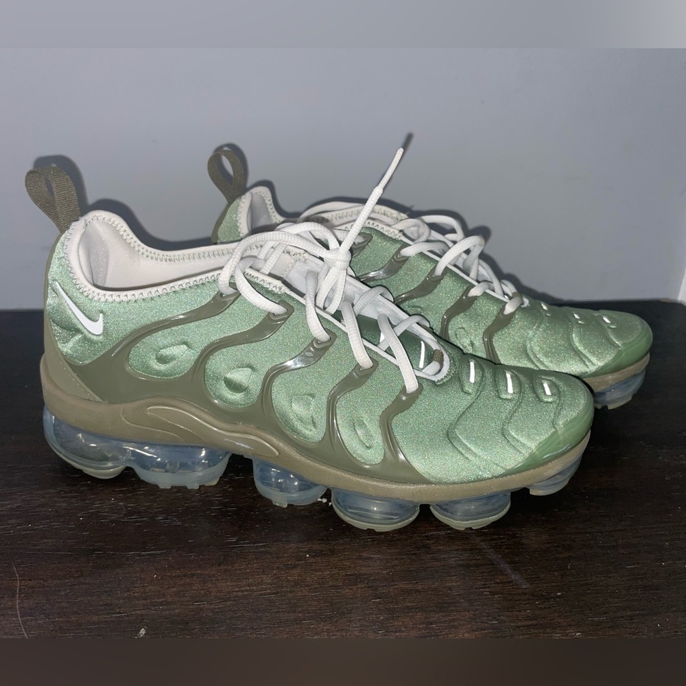 Nike Air VaporMax Plus in Green and White